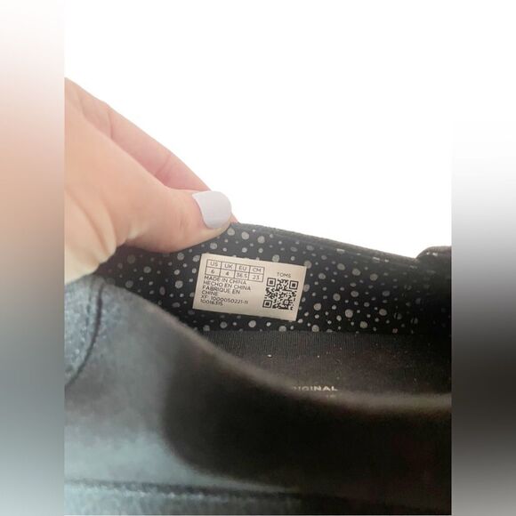 TOMS Women's Avalon Black Sneakers - Picture 7 of 8